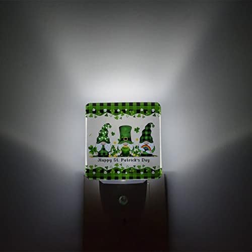 Çocuklar için Gece Lambası Duvara takın LED Lamba Alacakaranlıktan Şafağa Sensör, Mutlu Aziz Patrick Günü Sevimli Gnome Shamrock