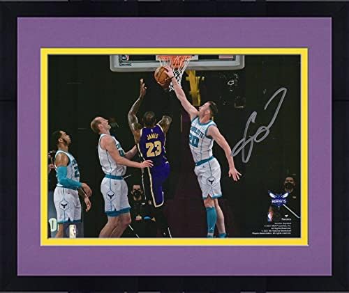Çerçeveli Gordon Hayward Charlotte Hornets, LeBron James'in Fotoğrafında 8 x 10 Blok İmzalı-İmzalı NBA Fotoğrafları